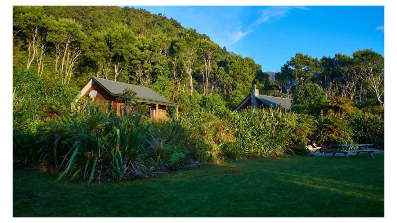 Paparoa Beach Hideaway With Hot Tub Barrytown Buitenkant foto