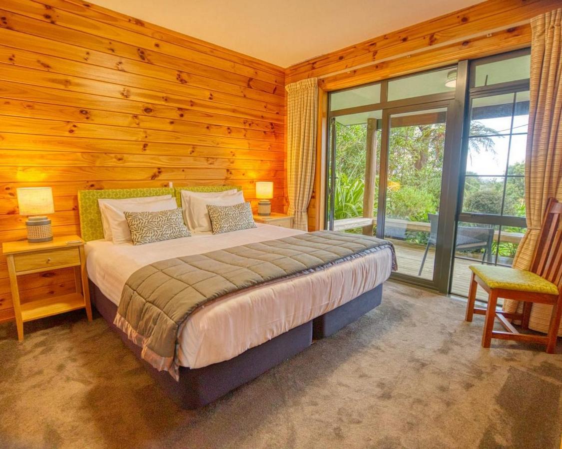 Paparoa Beach Hideaway With Hot Tub Barrytown Buitenkant foto
