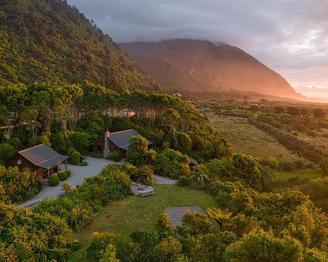 Paparoa Beach Hideaway With Hot Tub Barrytown Buitenkant foto